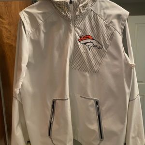 Broncos sideline pullover